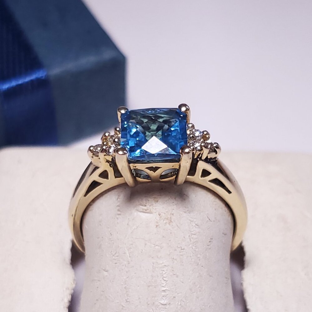 Estate 1.85ctw Natural Checkerboard Princess Topaz &Diam 14Kt Y/Gold Ring #24176